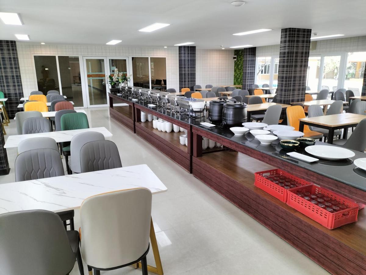 H2Do Hotel Ban Khlong Sanam Phli Bagian luar foto