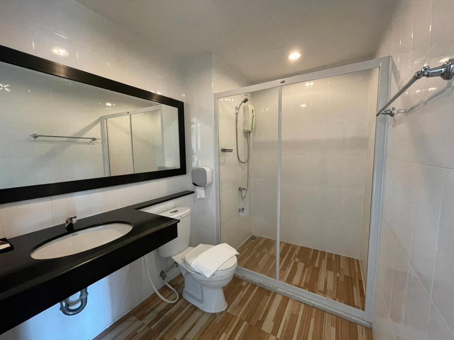 H2Do Hotel Ban Khlong Sanam Phli Bagian luar foto